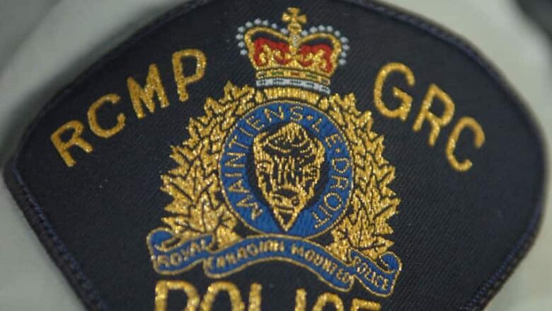 An RCMP crest.