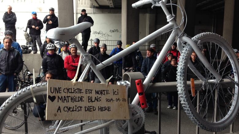 A ghost bike installed at the site of a collision in an underpass on St-Denis Street.