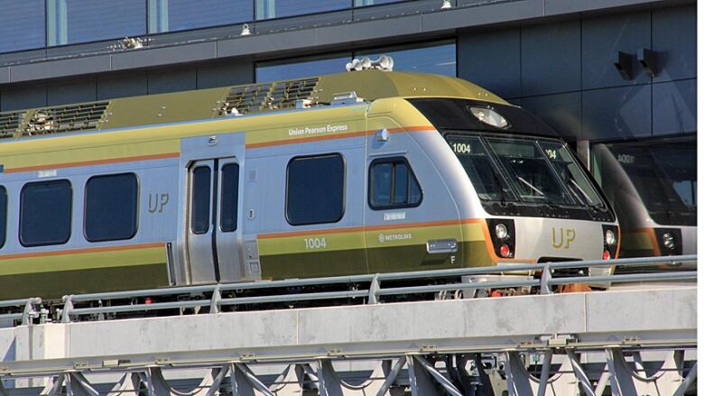 UP Express is a rail link that connects Union Station to PearsonAirport and that stops at Bloor, Weston and Pearson stations. 