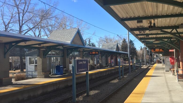 A train platform