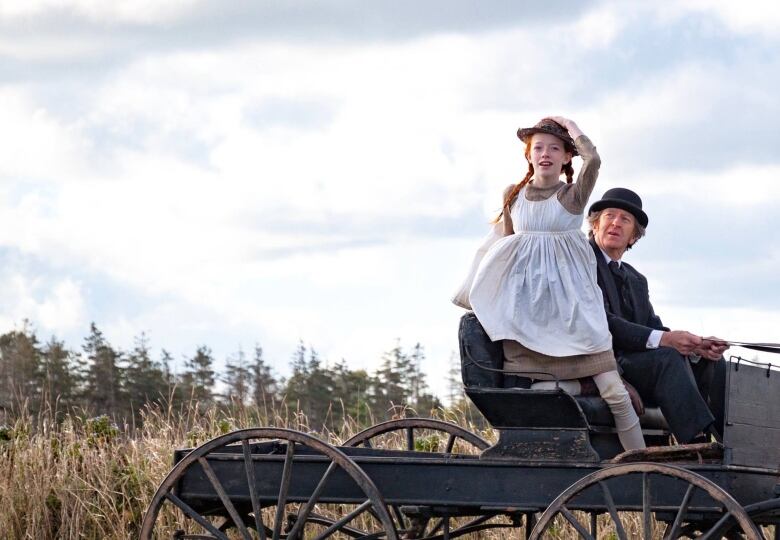 Amybeth McNulty plays Anne and  R.H. Thomson, who starred in Road to Avonlea, plays Matthew in the new series, simply called Anne. 