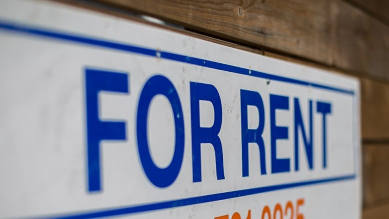 A for rent sign.