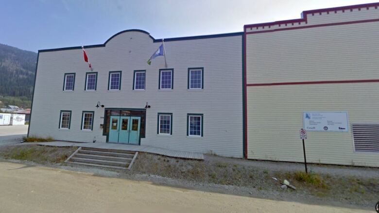 A shot of the exterior of the rec centre in Dawson City.