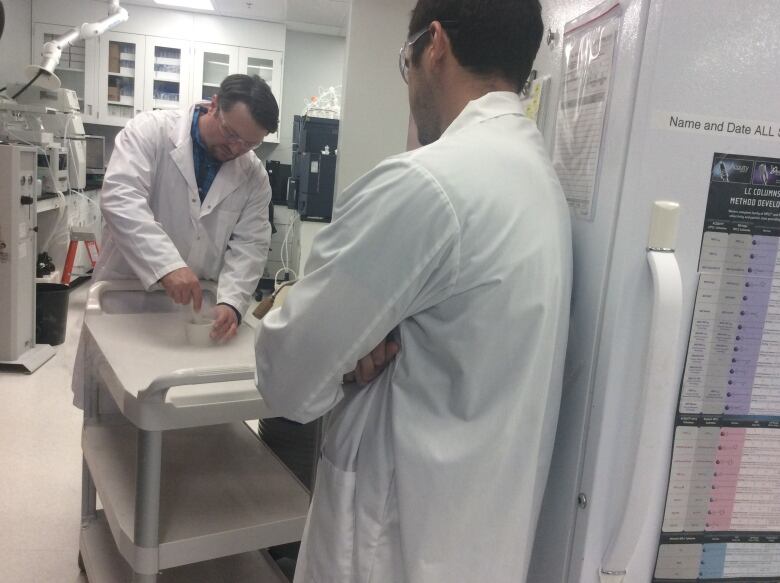 Two scientists in a lab 