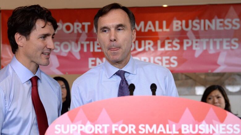 Then-Finance Minister Bill Morneau and Prime Minister Justin Trudeau at a news conference in Stoutffville, Ont. in 2017