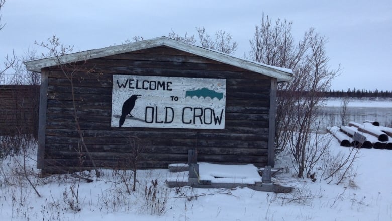 A sign that says Old Crow 