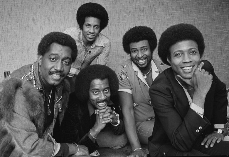 FILE- In an undated file photo, The Temptations singing group is pictured. From left are; Otis Williams, Melvin Franklin and Glenn Beonard. Back row from left, Richard Street and Dennis Edwards. Edwards, a former member of the famed Motown group has died. He was 74. Rosiland Triche Roberts, his longtime booking agent, says Edwards died Thursday, Feb. 1, 2018 in Chicago after a long illness.