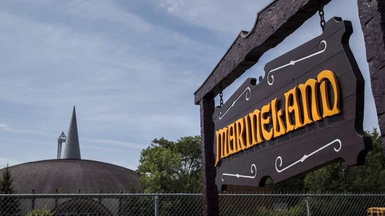 Sign for Marineland.