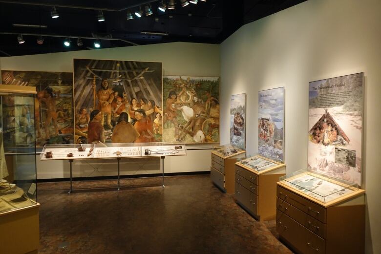 An exhibit featuring artifacts from the Beothuk and Paleoesuimaux peoples.