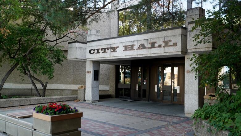 Photo of the outdoors of Saskatoon City Hall during the summer