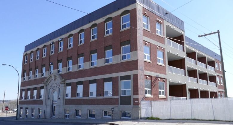 A large building with brick.