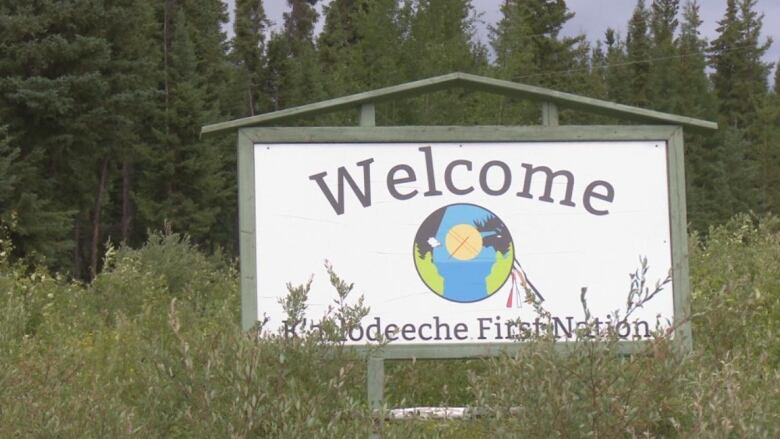 A welcome sign for Kt'odeeche First Nation.