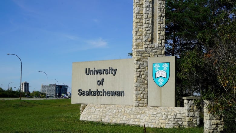 The sign at the entrance to University of Saskatchewan.