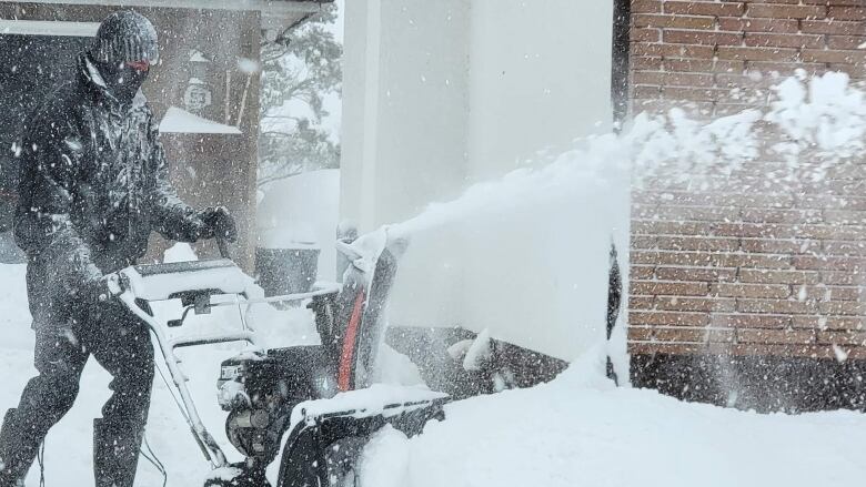 Snow in Thunder Bay 