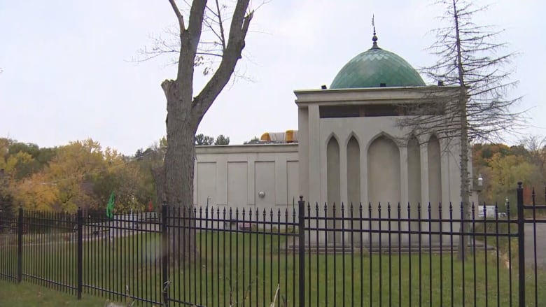 The Imam Mahdi Islamic Centre is located in Thornhill.