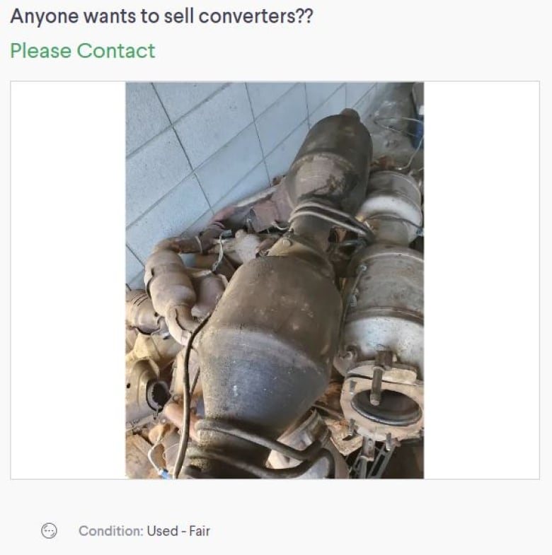 An ad posted on Kijiji shows several old catalytic converters. The ad asks for people who are selling the devices.