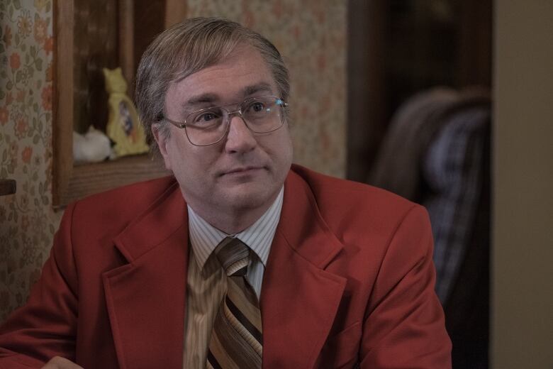 Mark Critch as Mike Critch, Sr