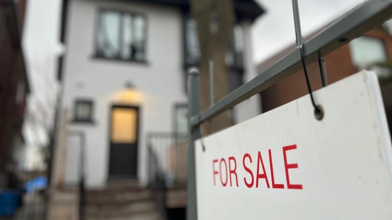 Philippe de Montigny snapped this photo of a home for sale in Toronto in January 2023