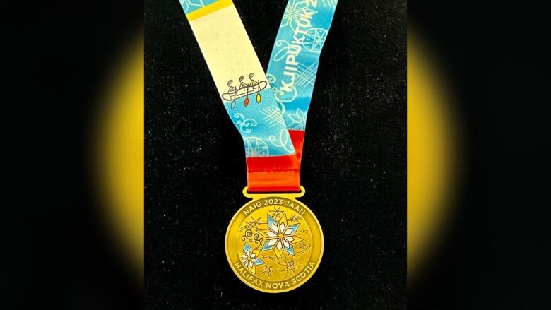 A gold medal.