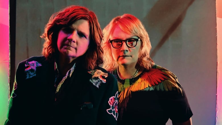 A photo of musicians Amy Ray and Emily Saliers, who make up the folk rock duo Indigo Girls.