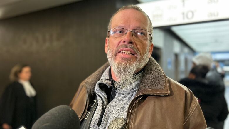 Mario Roy, a member of Farfadaas who helped instigate a blockade in the Louis Hyppolyte-Lafontaine tunnel in March 2021, says he will appeal the guilty charges of mischief and conspiracy.