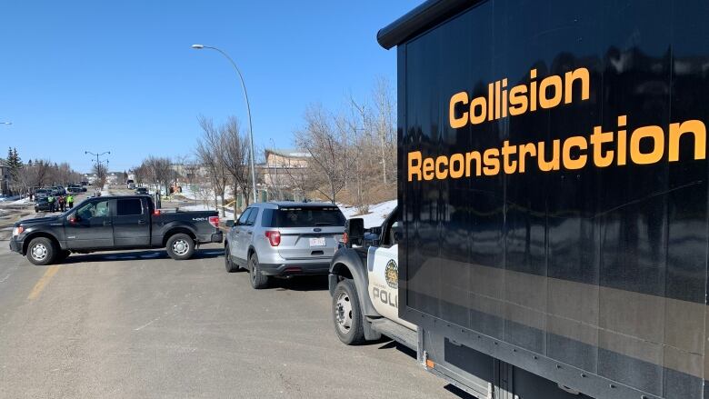 An image shows a police truck that says 