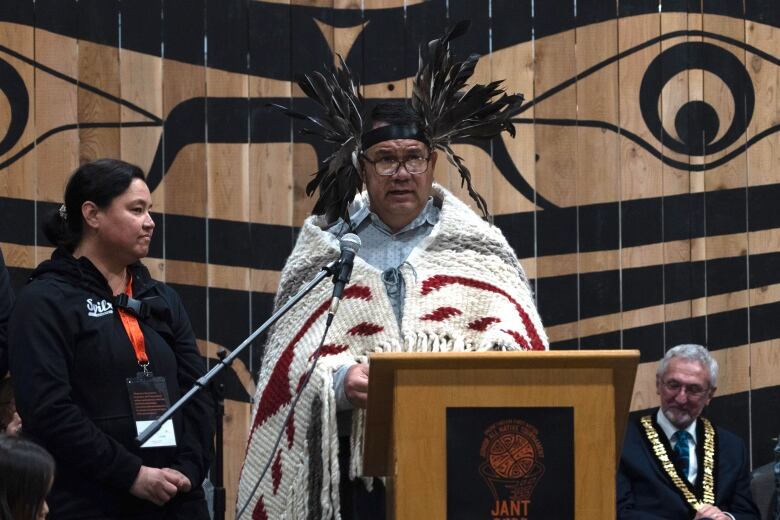 Snuneymuxw Chief Mike Wyse addresses the crowd at the opening ceremonies on Sunday. 