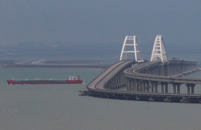 A bridge over the water.