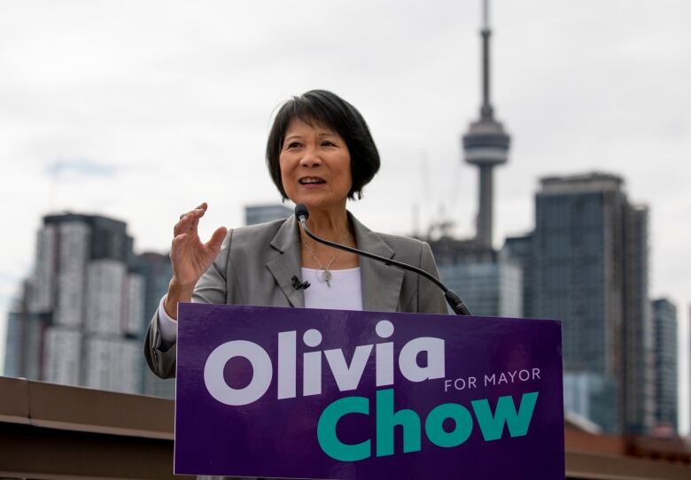 Olivia Chow announces she'll run in the Toronto mayoral race, on April 17, 2023.