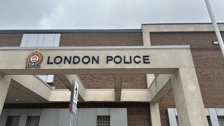 london police sign