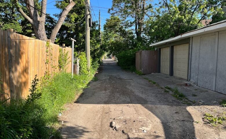 An alleyway in Windsor.