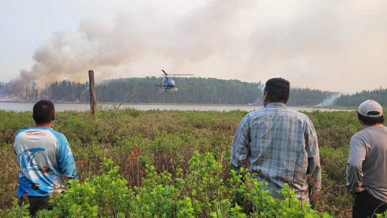 Members of the Algonquins of Barriere Lake were evacuated on Sunday to Maniwaki, Gatineau and Ottawa.