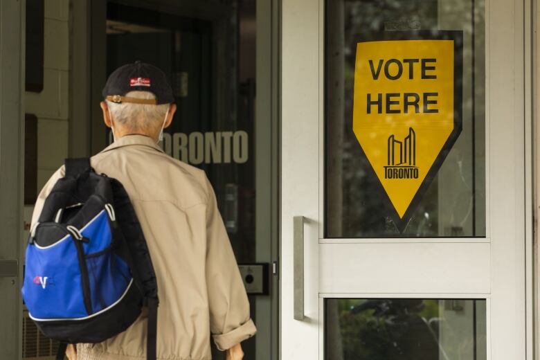 The advance polls at the Trinity Community Recreation Centre for the 2023 Toronto mayoral by-election.