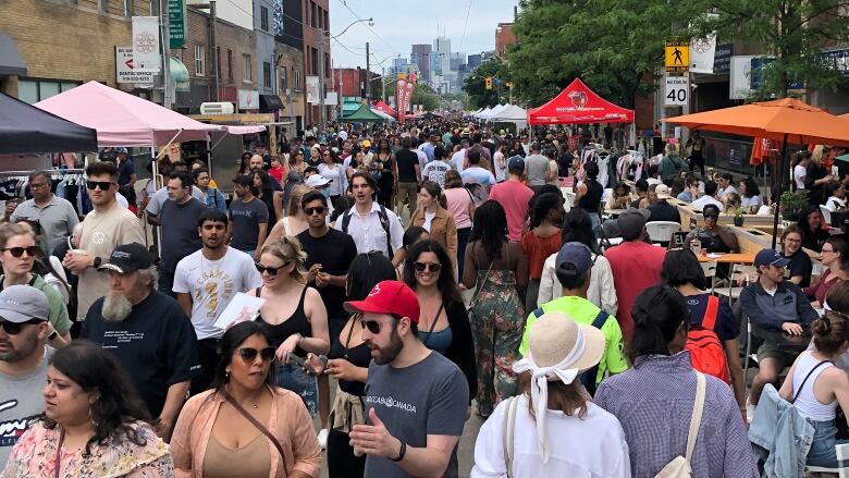 Festivalgoers at Do West Fest.