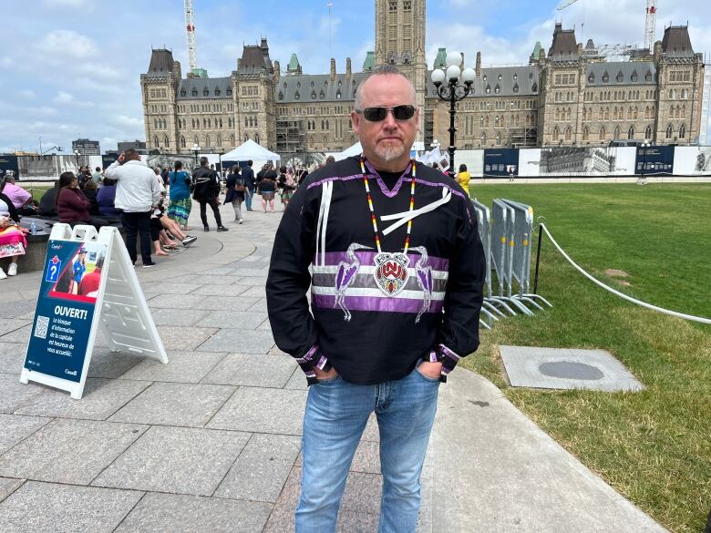 A First Nations chief on Parliament Hill.