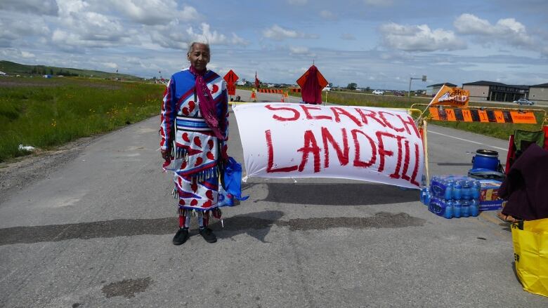 The main entrance to Brady Road landfill was been blocked for two weeks in response to the provincial government's decision not to fund a search of the Prairie Green landfill, north of Winnipeg.