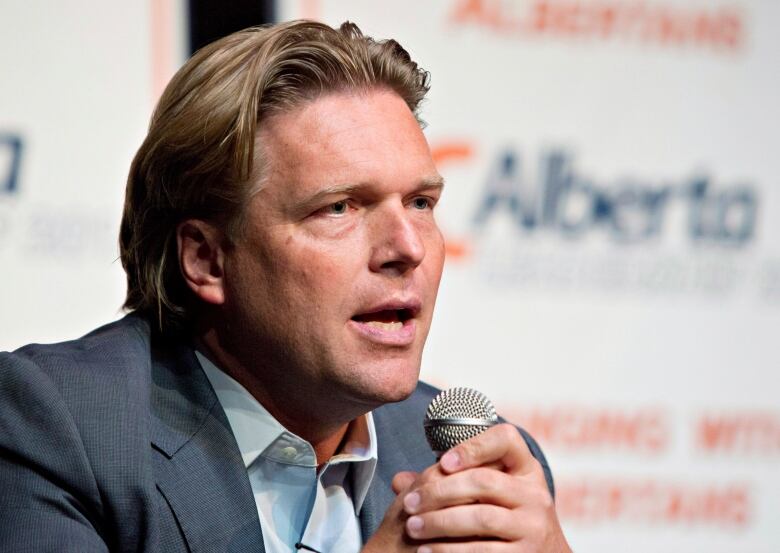 PC Alberta leadership candidate Thomas Lukaszuk speaks during the Alberta Progressive Conservative leadership forum in Edmonton, Alberta on Thursday Aug. 21, 2014.