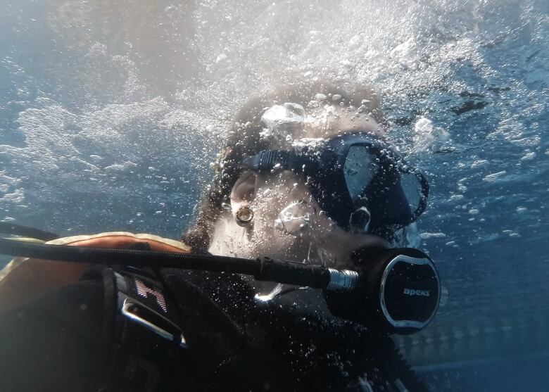 Former paramedic Alanna McIntyre is now a scuba diver, and says shifting careers saved her life.