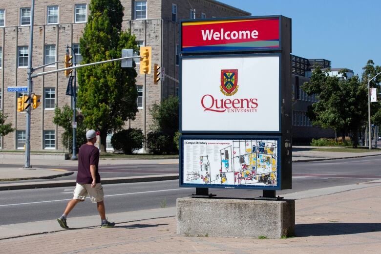 A sign at Queen's University.