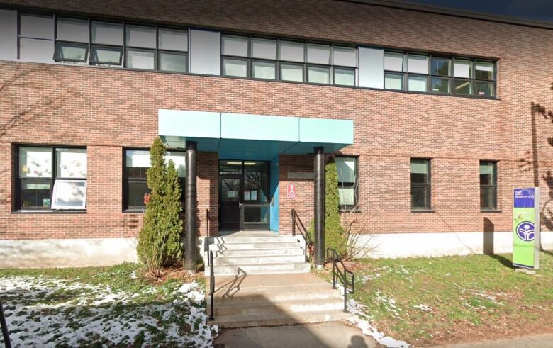 The exterior of Victor-Rousselot elementary school. 