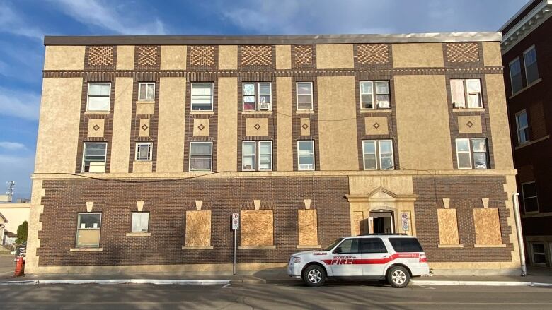 Moose Jaw's Fire Chief said  there were no smoke alarms and the building's fire alarm pull stations were not functioning.