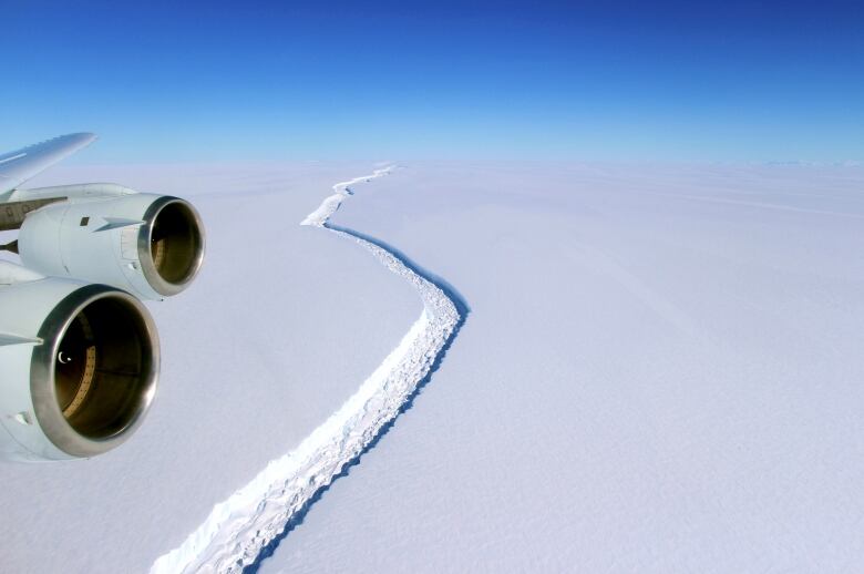 Propeller over ice, cracking.