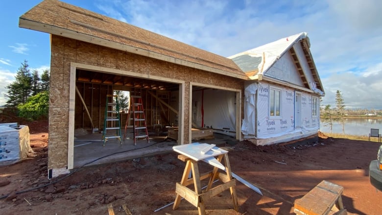 House under construction with no one around. 