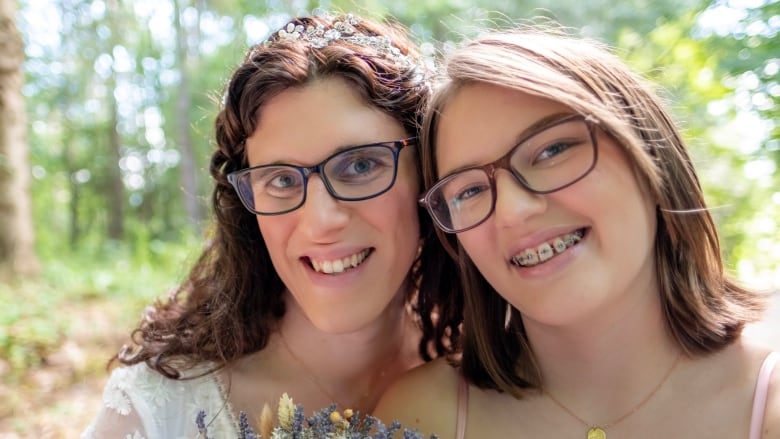 A photo of Julia Malott and her 17-year old daughter Angelina.