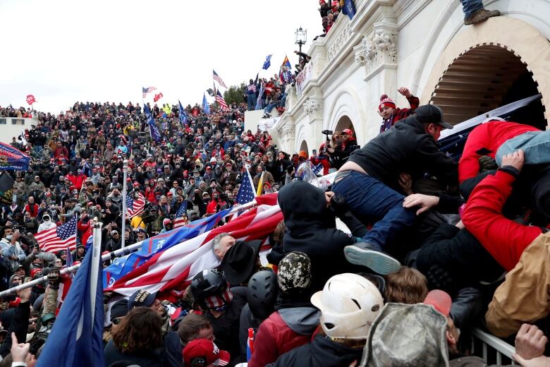 People clashing at US Capitol