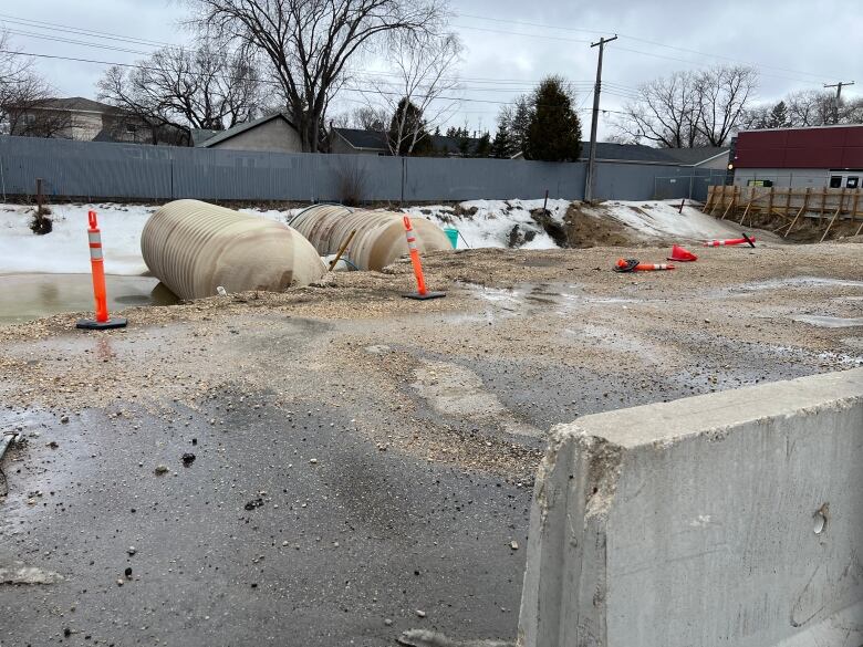 Site of the former One Stop gas bar in Selkirk,Man. continues to cause safety and security concerns, according to a lawsuit. 