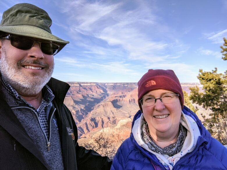 man and woman at Grand Canyon 