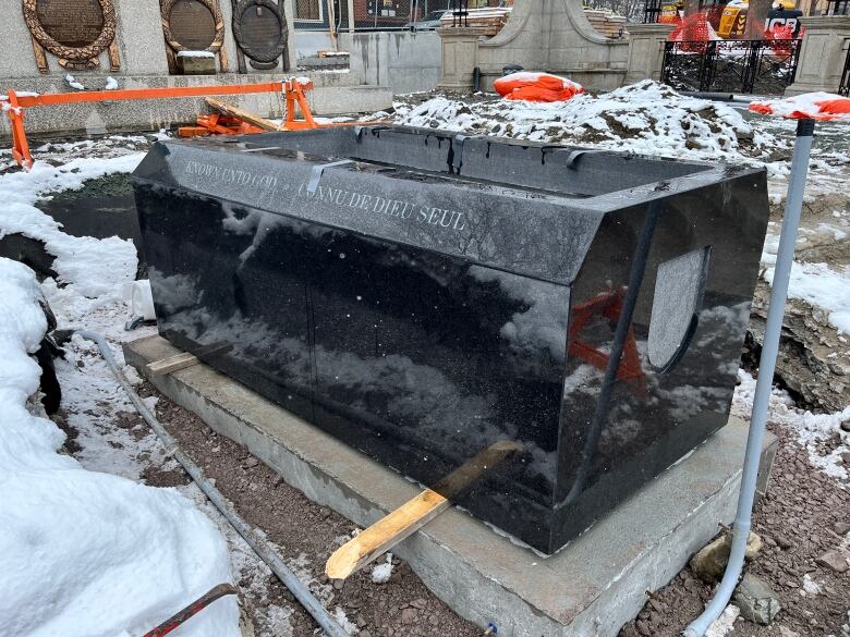 another view of the vault portion of the tomb of the unknown soldier