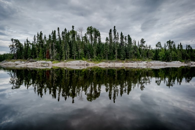 A scenic river picture. 