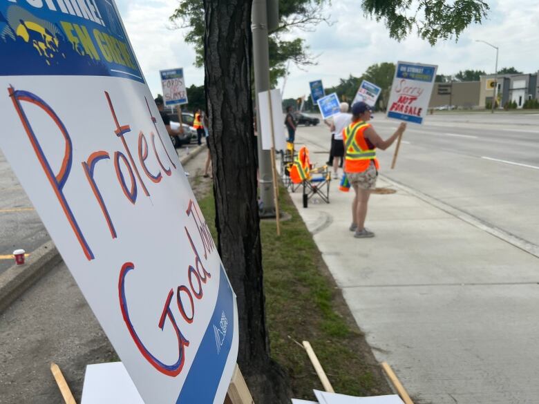 LCBO strike Windsor